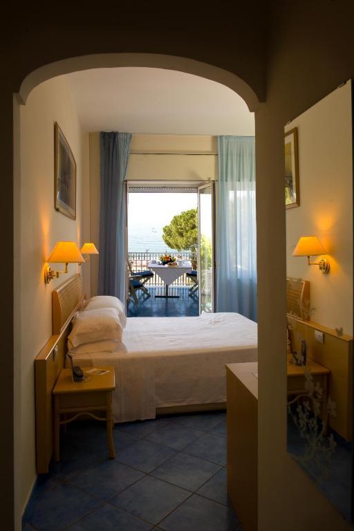 Hotel Pensione Reale Майори Стая снимка