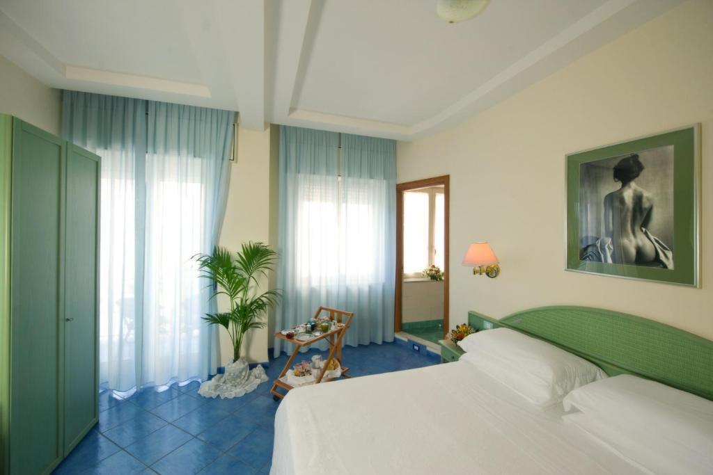 Hotel Pensione Reale Майори Стая снимка