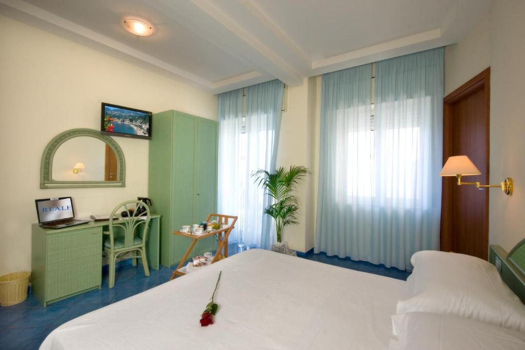 Hotel Pensione Reale Майори Стая снимка