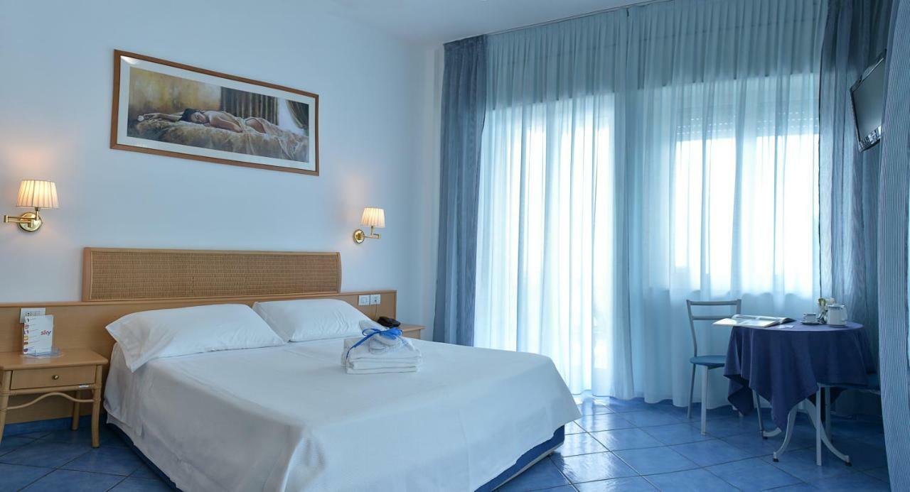 Hotel Pensione Reale Майори Екстериор снимка
