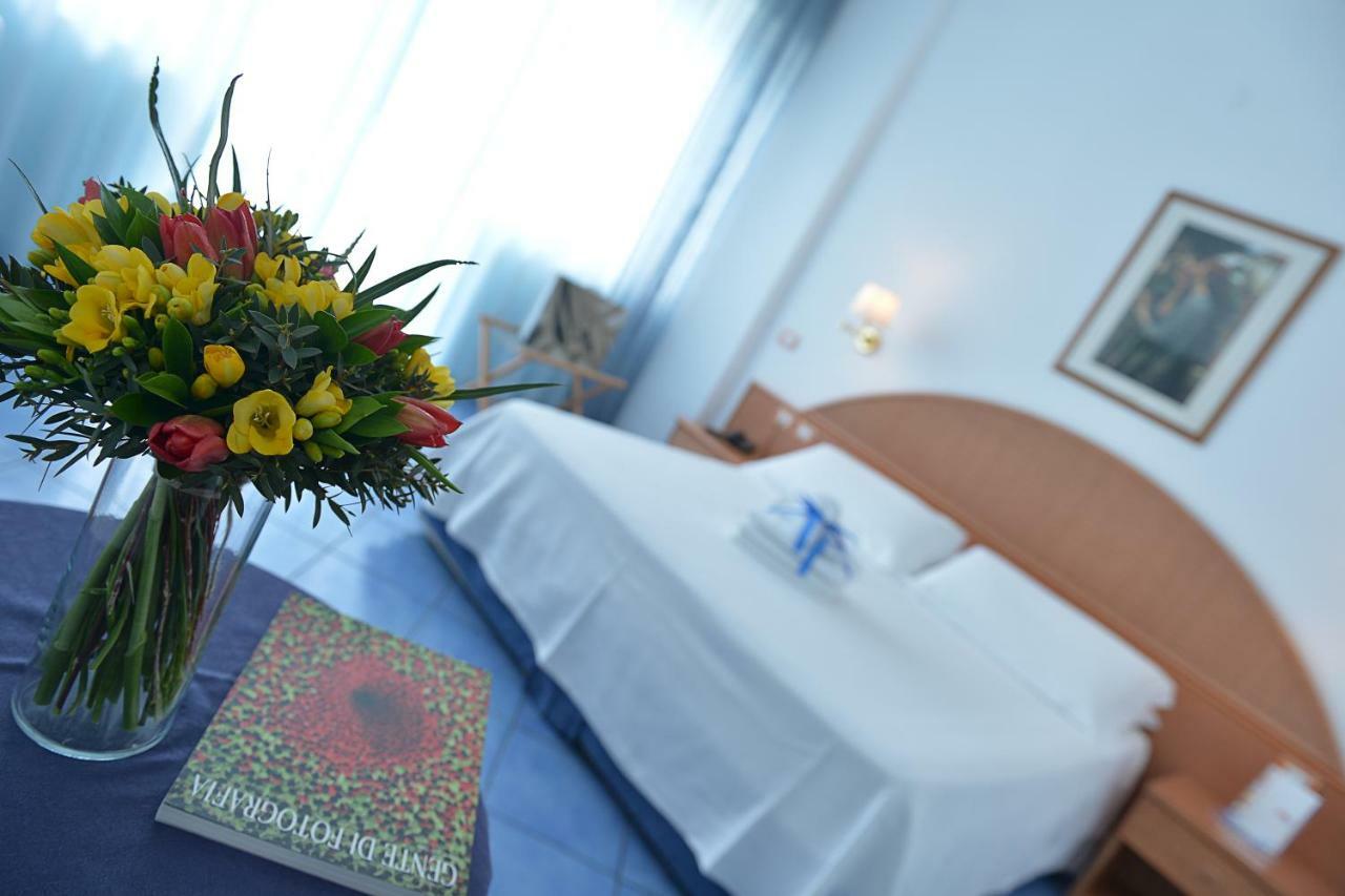 Hotel Pensione Reale Майори Екстериор снимка