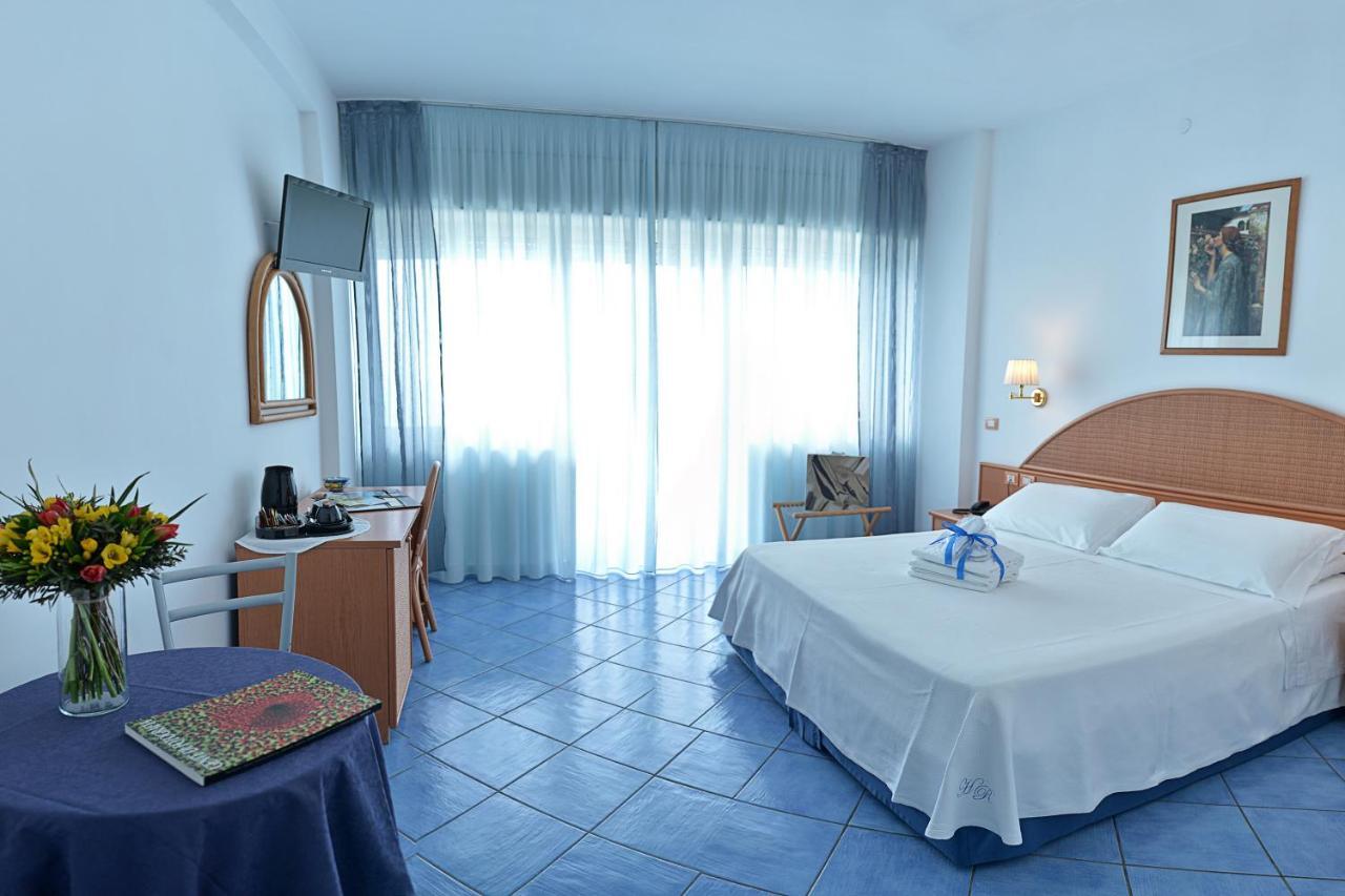 Hotel Pensione Reale Майори Екстериор снимка