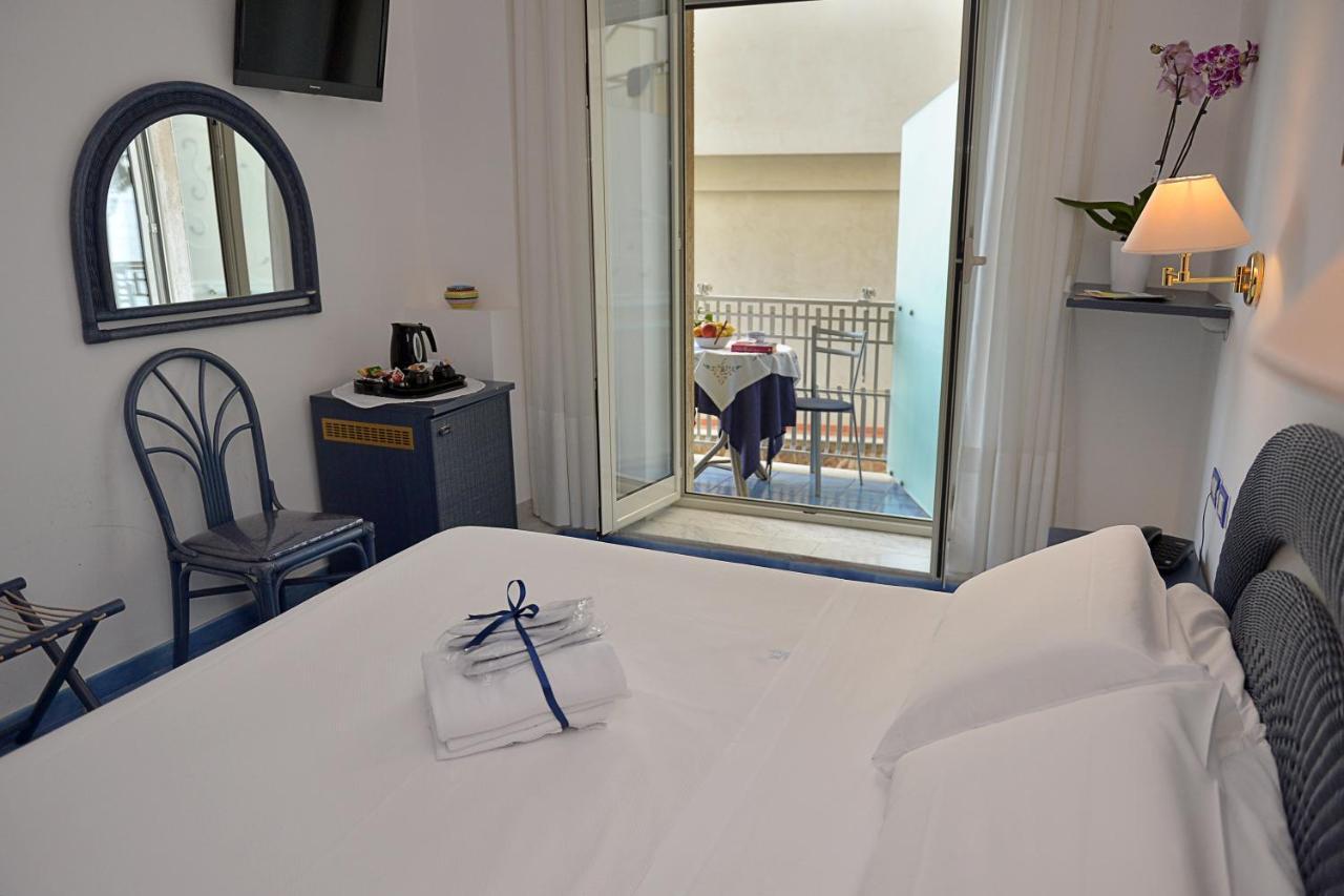 Hotel Pensione Reale Майори Екстериор снимка